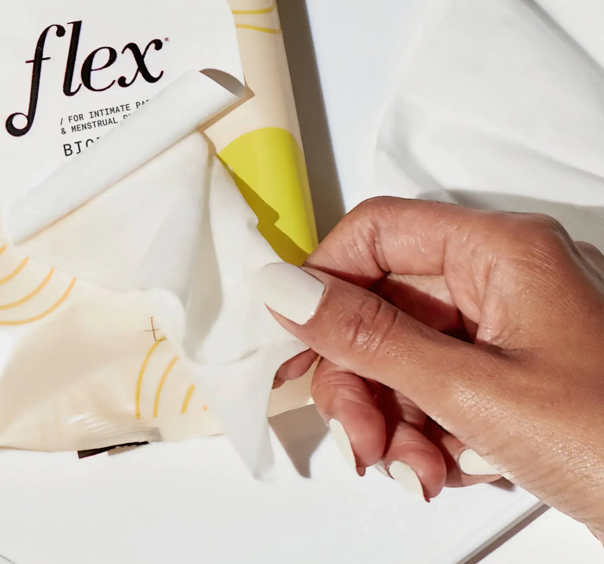 flex-biodegradable-wipes-out-of-a-pack-of-wipes.webp